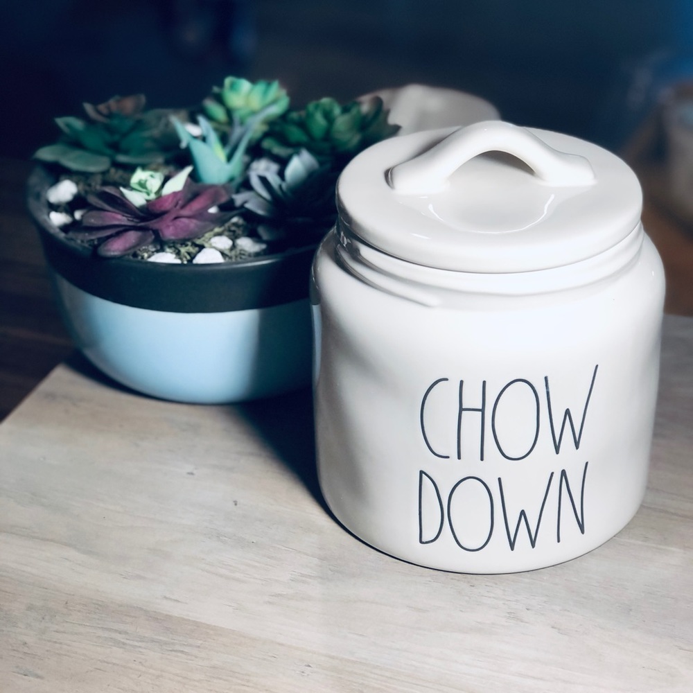 🆕Rae Dunn Chow Down Canister